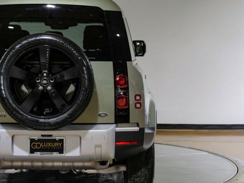 Used 2023 Land Rover Defender 110 SE AWD/4WD image 51