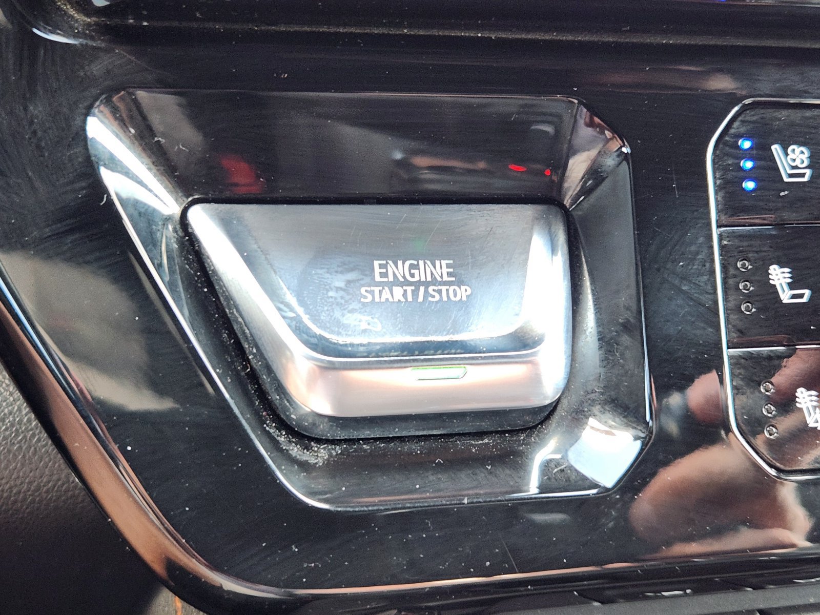 Used 2022 GMC Sierra 1500 AT4 w/ AT4 Premium Package AWD/4WD image 23
