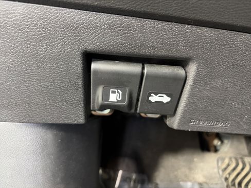 Used 2024 Nissan Kicks SR FWD image 28