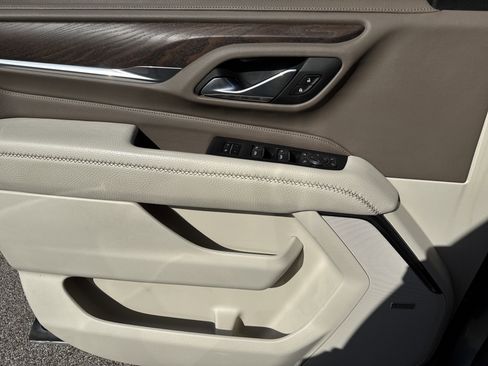 Used 2023 GMC Yukon XL Denali image 15