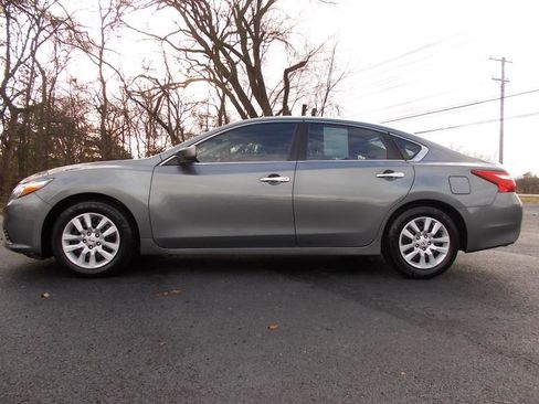 Used 2017 Nissan Altima 2.5 S image 2