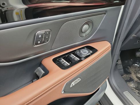 New 2026 Lincoln Nautilus Reserve image 19