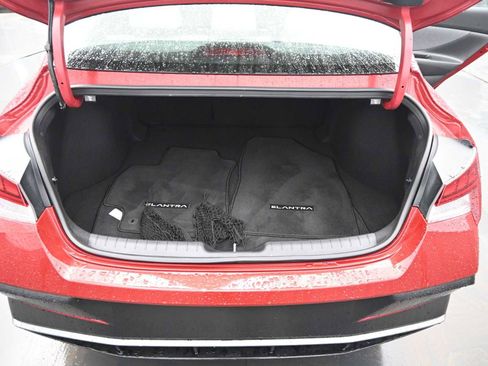 Certified 2025 Hyundai Elantra Limited image 14