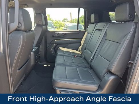 Used 2025 Chevrolet Suburban Z71 AWD/4WD image 18