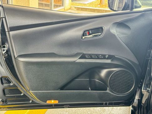 Used 2022 Toyota Prius XLE image 13