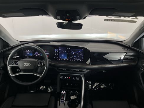 Certified 2025 Audi Q5 Premium Plus w/ Premium Plus image 18