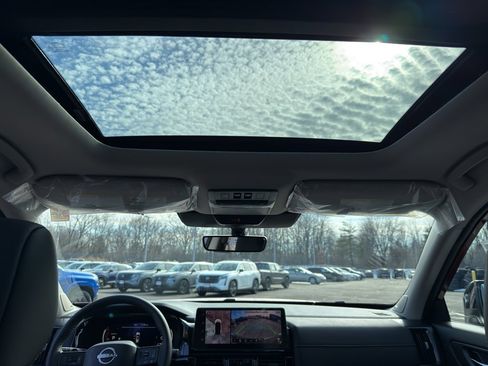 New 2026 Nissan Pathfinder SL image 29