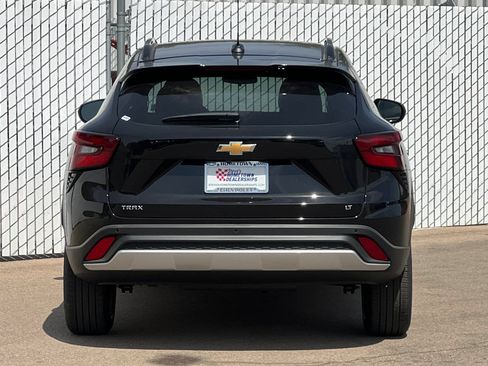 New 2026 Chevrolet Trax LT w/ Driver Confidence Package FWD image 5