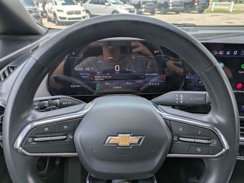 Used 2025 Chevrolet Equinox EV LT FWD image 28