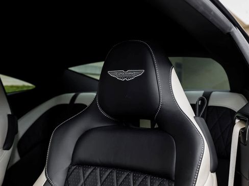 Used 2024 Aston Martin DB12 image 5