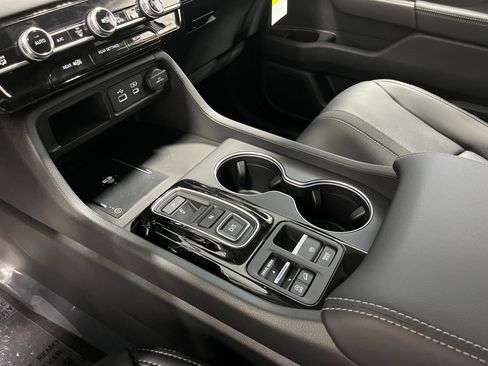 New 2025 Honda Pilot Touring image 19