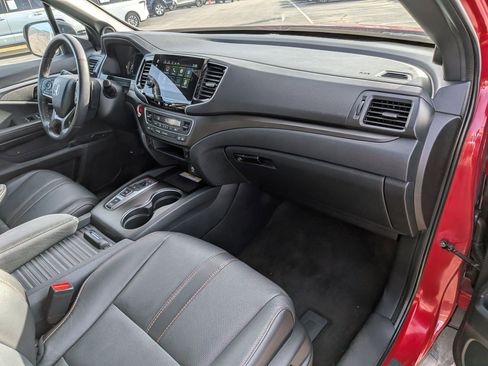 Used 2023 Honda Passport TrailSport image 33