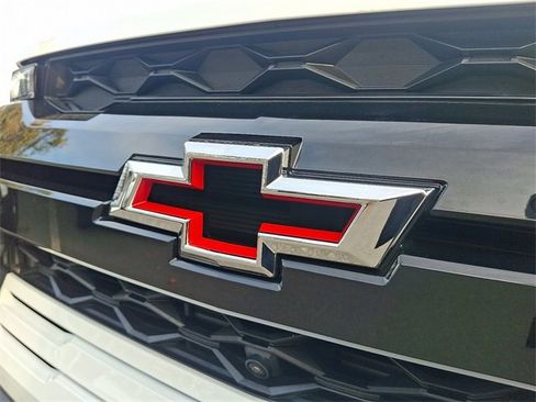 Certified 2025 Chevrolet Colorado ZR2 w/ Technology Package image 32