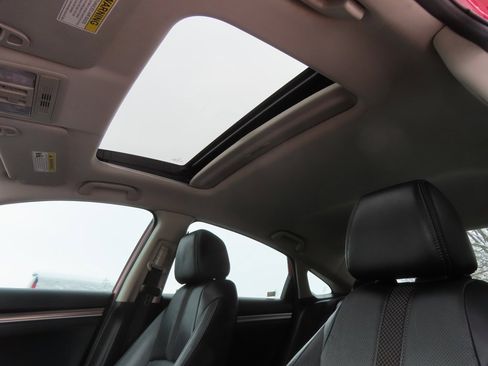 Used 2020 Honda Civic EX-L image 5