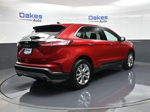 Used 2024 Ford Edge Titanium image 8