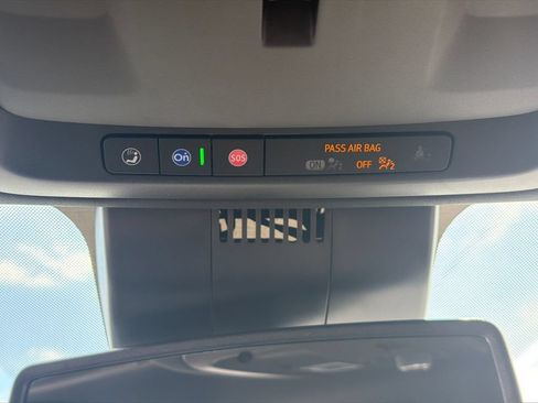 Used 2025 GMC Yukon XL Denali AWD/4WD image 40
