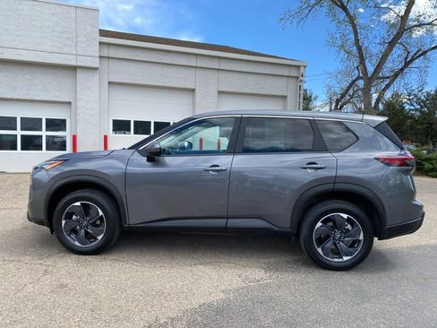 Certified 2025 Nissan Rogue SV AWD/4WD image 2