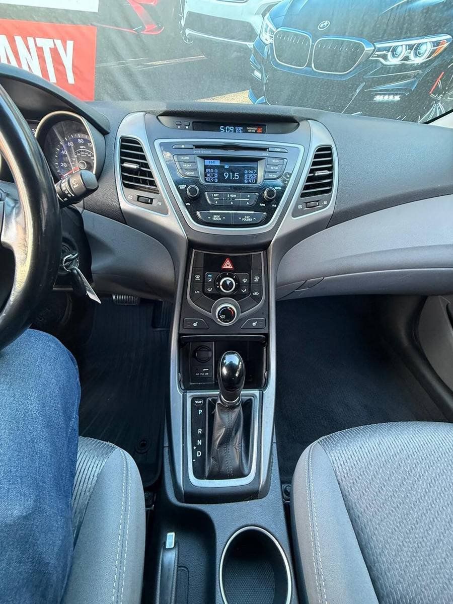 Used 2014 Hyundai Elantra FWD image 14
