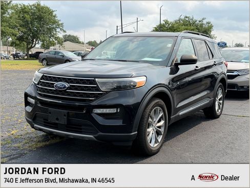 Used 2020 Ford Explorer XLT w/ Equipment Group 202A AWD/4WD image 1