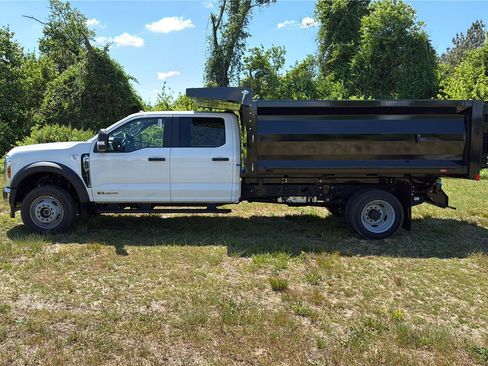 New 2026 Ford F550 4x4 Crew Cab image 3