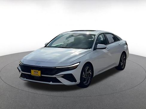 Used 2025 Hyundai Elantra SEL FWD image 8