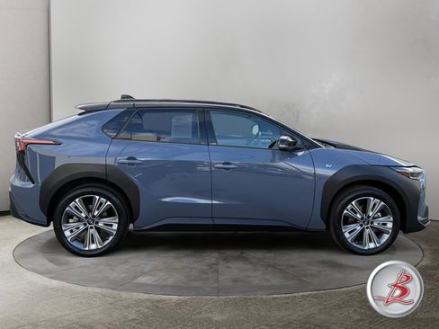 Used 2023 Subaru Solterra AWD image 8