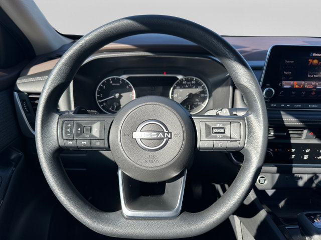 Used 2023 Nissan Rogue S AWD/4WD image 13