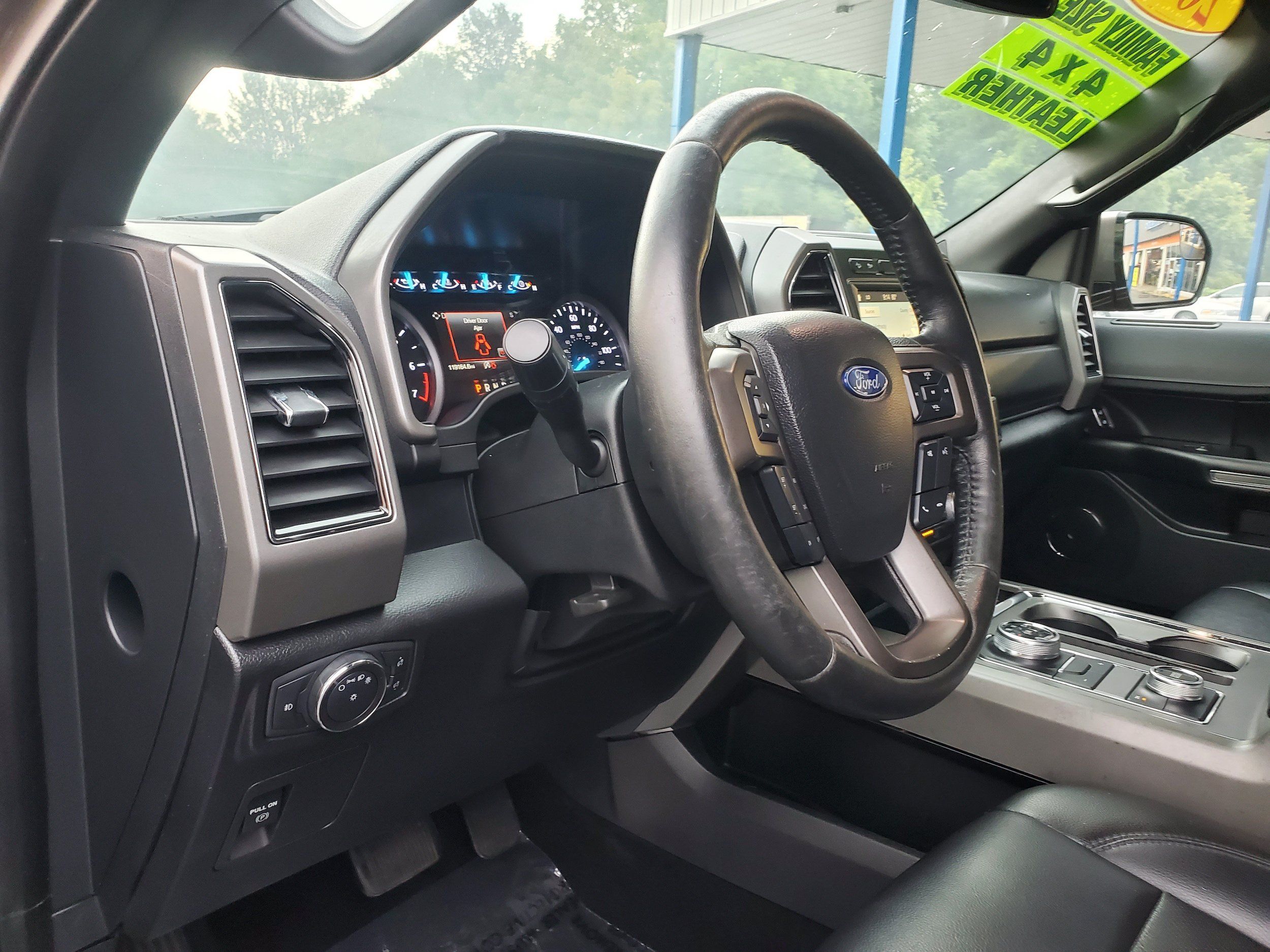 Used 2019 Ford Expedition XLT w/ Equipment Group 201A AWD/4WD image 13