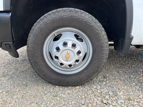 Used 2024 Chevrolet Silverado 3500 W/T AWD/4WD image 10