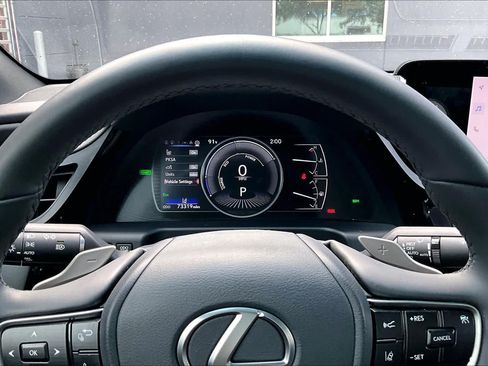 Used 2023 Lexus ES 300h w/ Premium Package FWD image 25