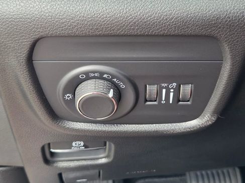 New 2024 Jeep Grand Cherokee L Altitude RWD image 28