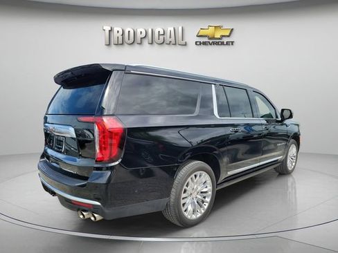 Used 2023 GMC Yukon XL Denali w/ Denali Reserve Package AWD/4WD image 5