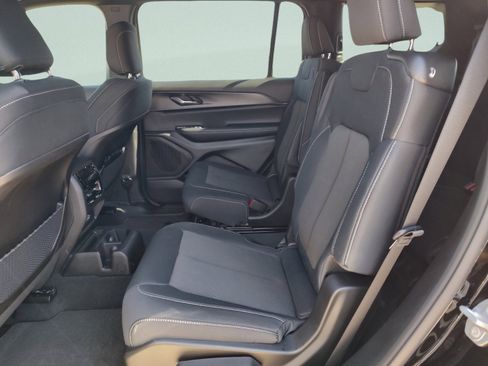 New 2024 Jeep Grand Cherokee L Laredo AWD/4WD image 29