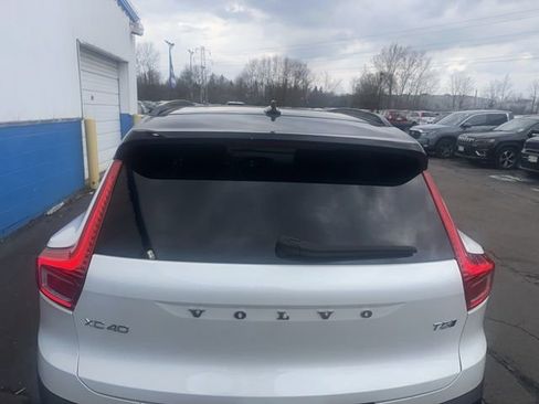 Used 2021 Volvo XC40 T5 R-Design w/ Advanced Package image 6