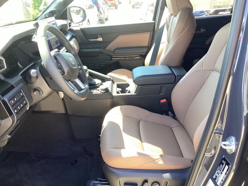 New 2026 Toyota 4Runner Limited AWD/4WD image 6