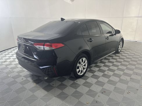 Used 2025 Toyota Corolla LE FWD image 8