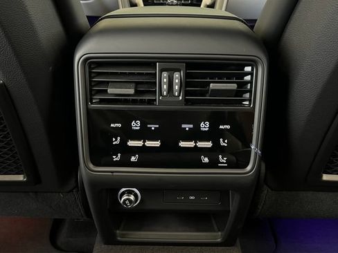 Used 2025 Porsche Cayenne S AWD/4WD image 39