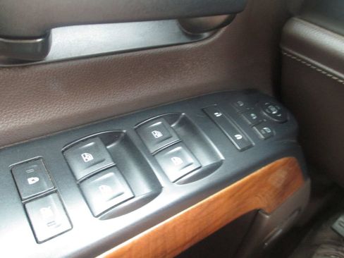 Used 2017 Chevrolet Silverado 1500 LTZ w/ Sport Package AWD/4WD image 27