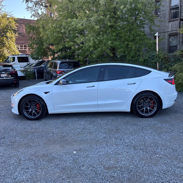 Used 2022 Tesla Model 3 Long Range AWD/4WD image 2