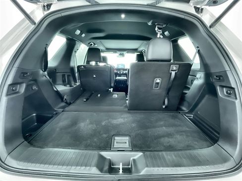 Used 2025 Honda Pilot TrailSport image 33