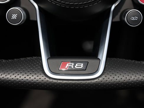 Used 2018 Audi R8 V10 plus w/ Full Leather Package image 44