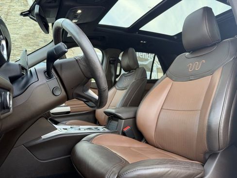 Used 2023 Ford Explorer King Ranch w/ Technology Package image 11