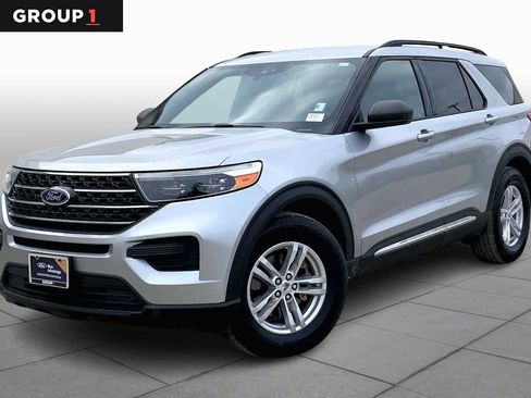 Certified 2020 Ford Explorer XLT image 1