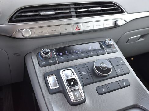 Used 2022 Hyundai Palisade SEL FWD image 12