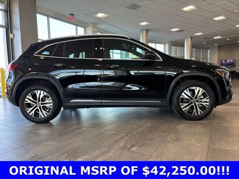Certified 2025 Mercedes-Benz GLA 250 image 2
