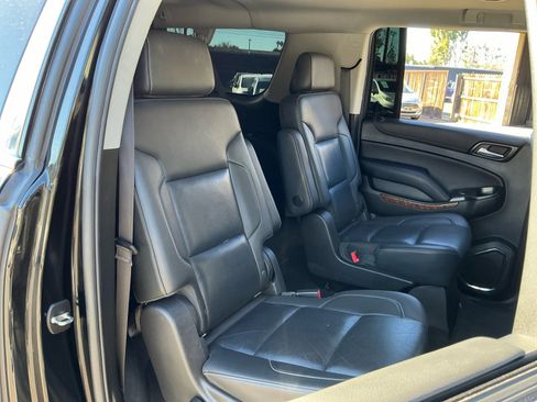 Used 2019 Chevrolet Suburban Premier image 20