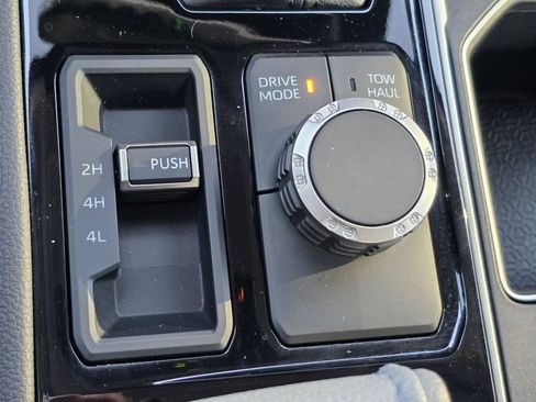 Used 2024 Toyota Tundra Limited AWD/4WD image 9