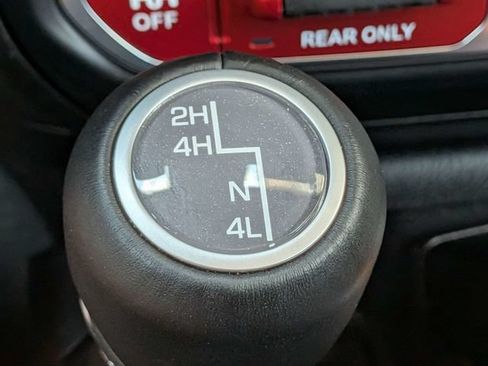 Used 2024 Jeep Gladiator Rubicon w/ Safety Group AWD/4WD image 26