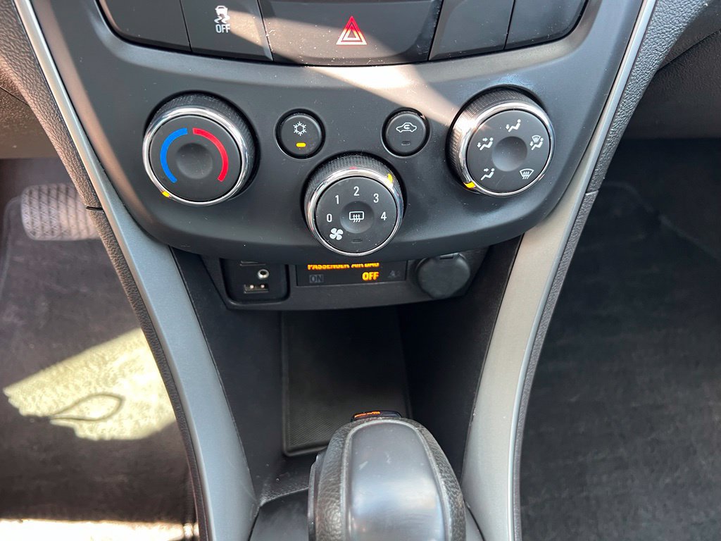 Used 2017 Chevrolet Trax LS FWD image 30
