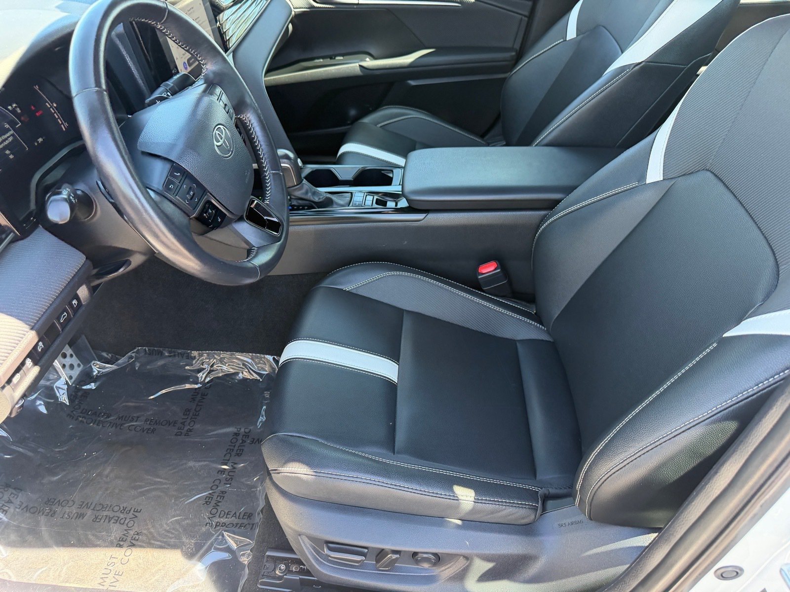 Used 2025 Toyota Camry SE FWD image 16